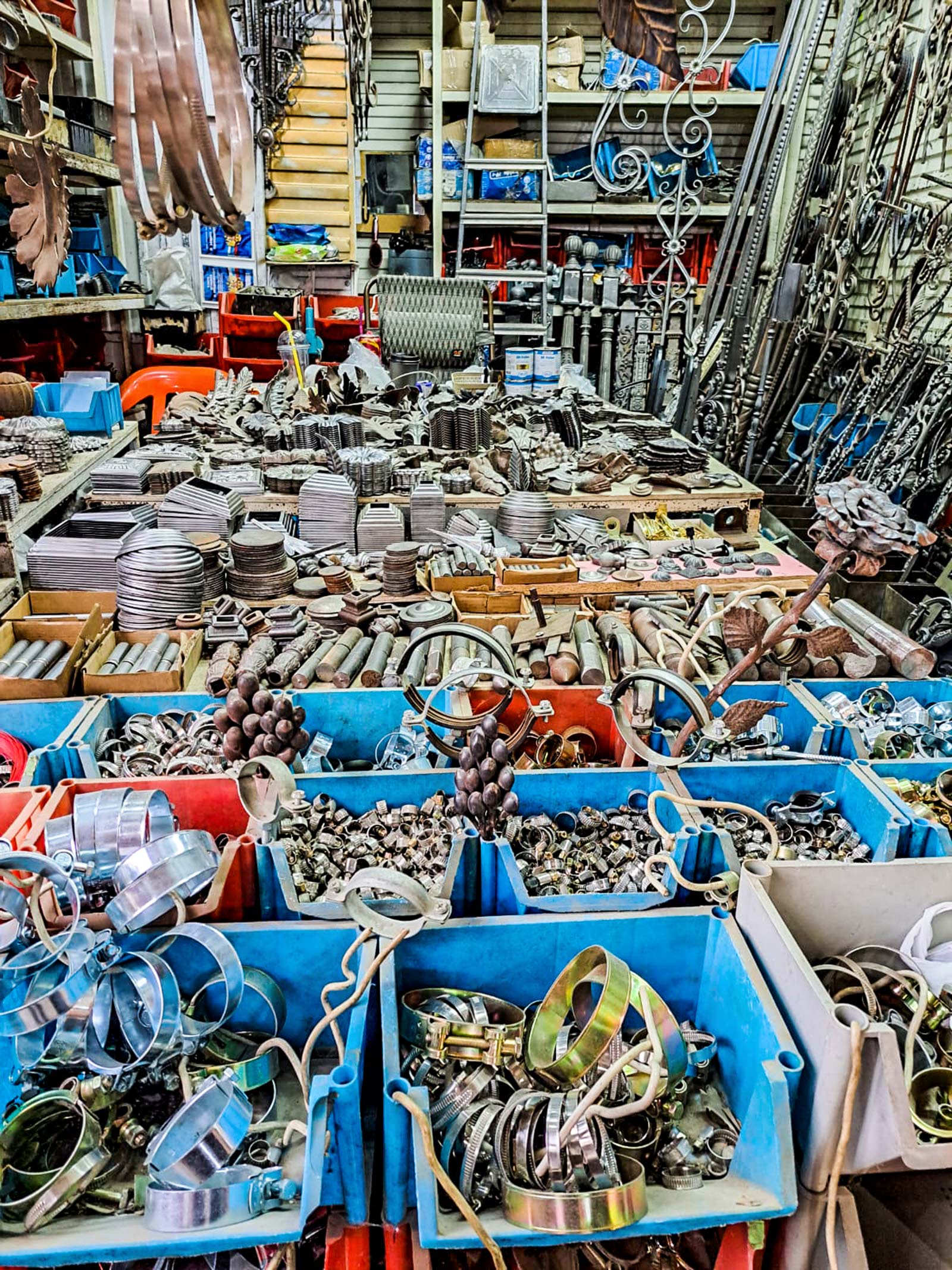 metal dealer market